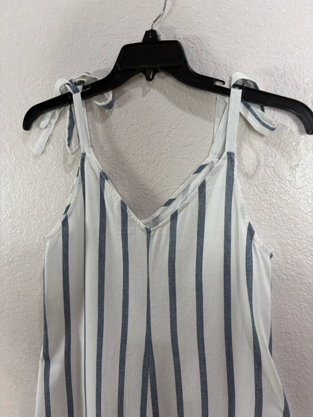 VINCE CAMUTO,size S,Sleeveless Striped Tie-Shoulder Jumpsuit - Blue & White - Picture 8 of 16